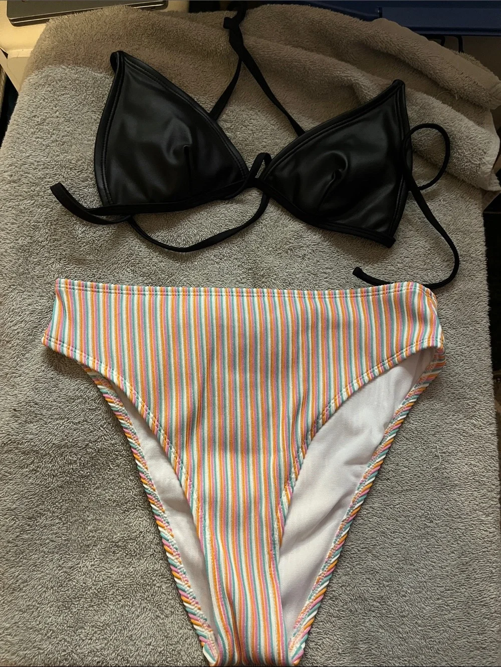 Women’s size medium bought last summer and never wore comes with both bottoms
